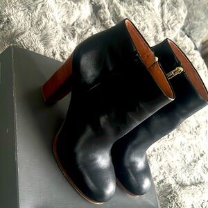 Black leather bootie